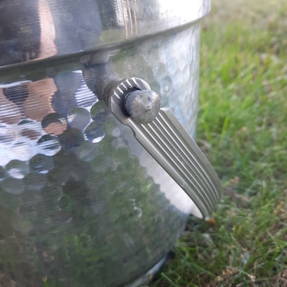 Vintage MCM Italian hammered aluminum silver metal ice bucket with tongs - Picture 15 of 15
